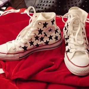 ⭐White Converse hightops⭐